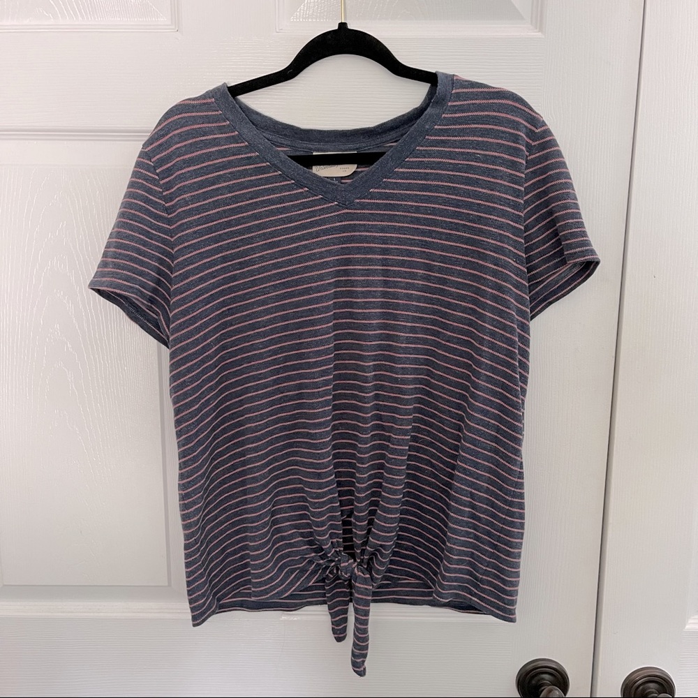 Universal Thread Size L Striped V Neck Tie Tee